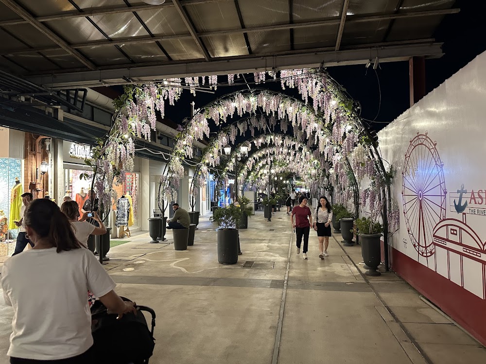 Asiatique The Riverfront