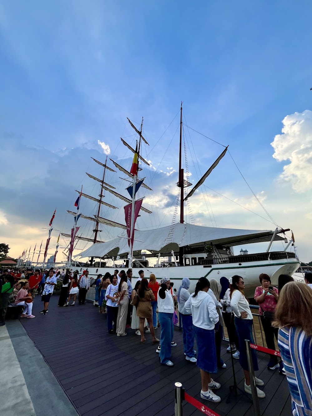 Asiatique The Riverfront