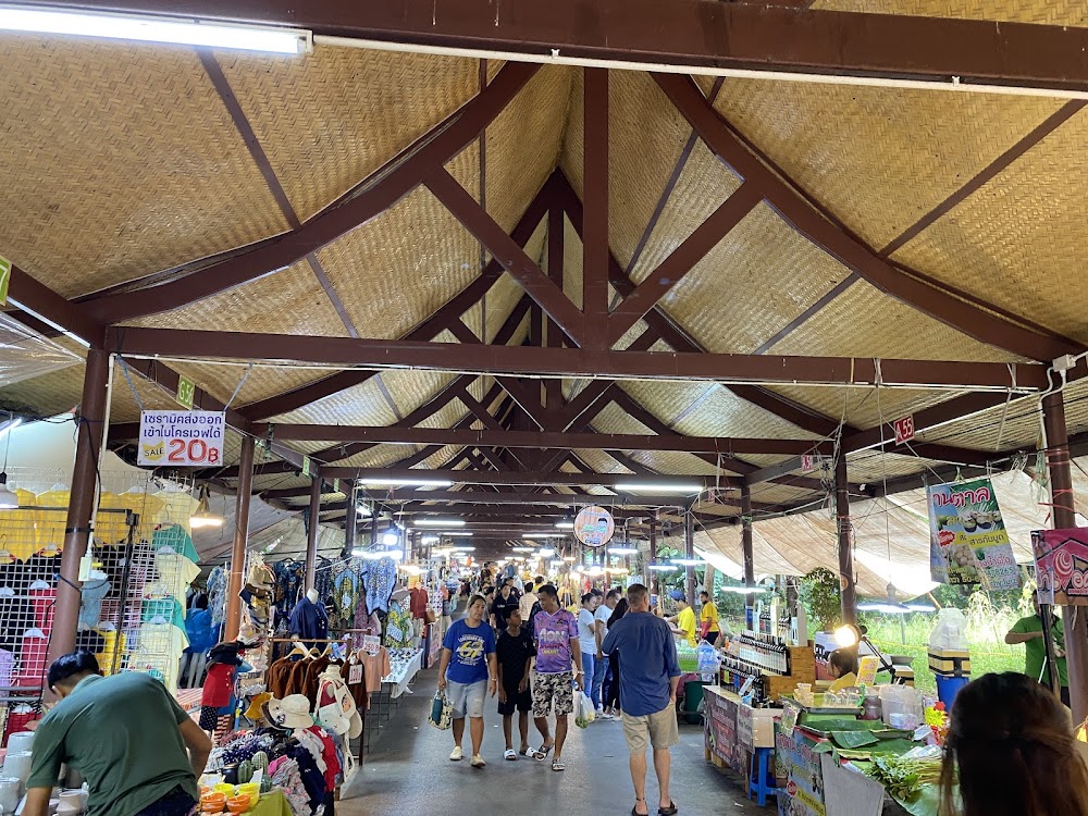 Bang Nam Phueng Floating Market