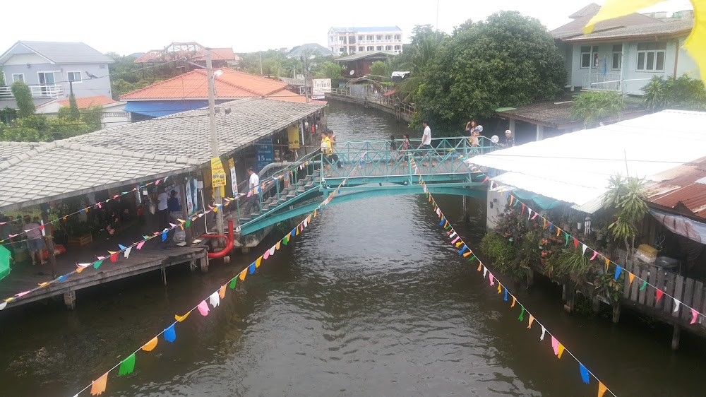 Bang Phli Floating Market