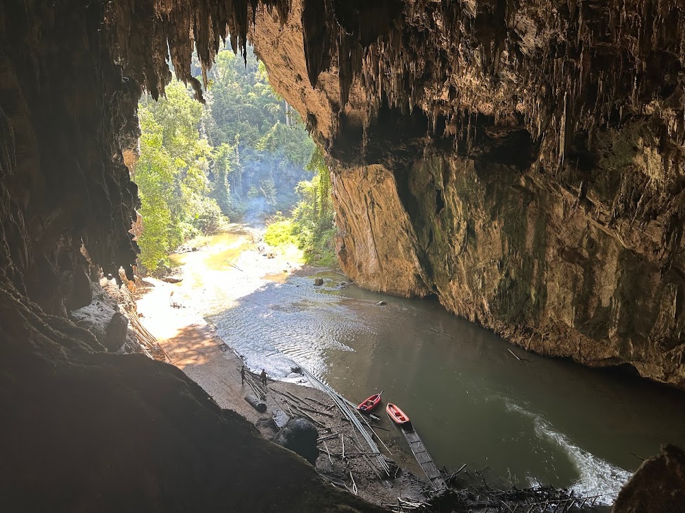 Cave Lodge