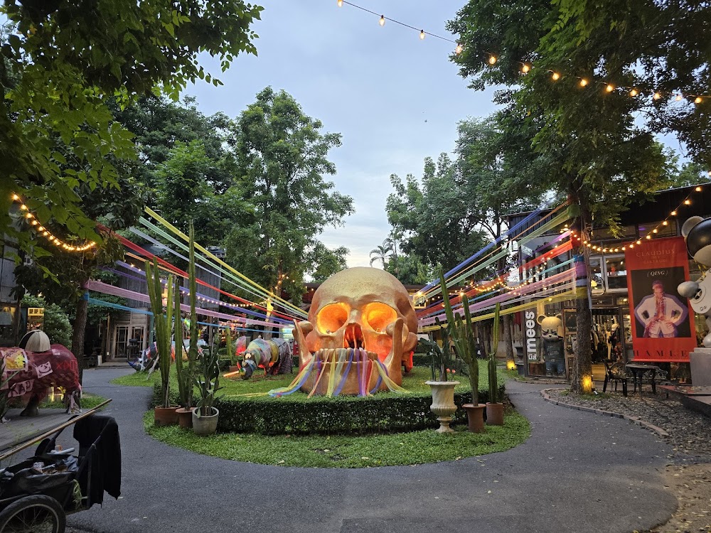 Chang Chui Plane Market