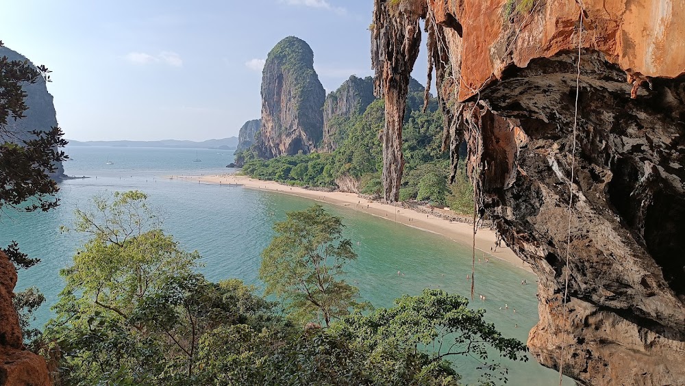 Hot Rock Climbing School