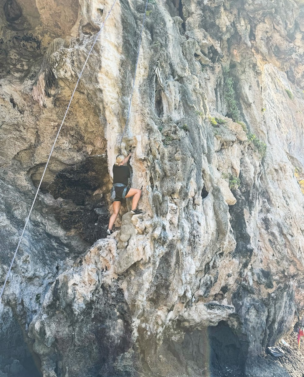 Hot Rock Climbing School