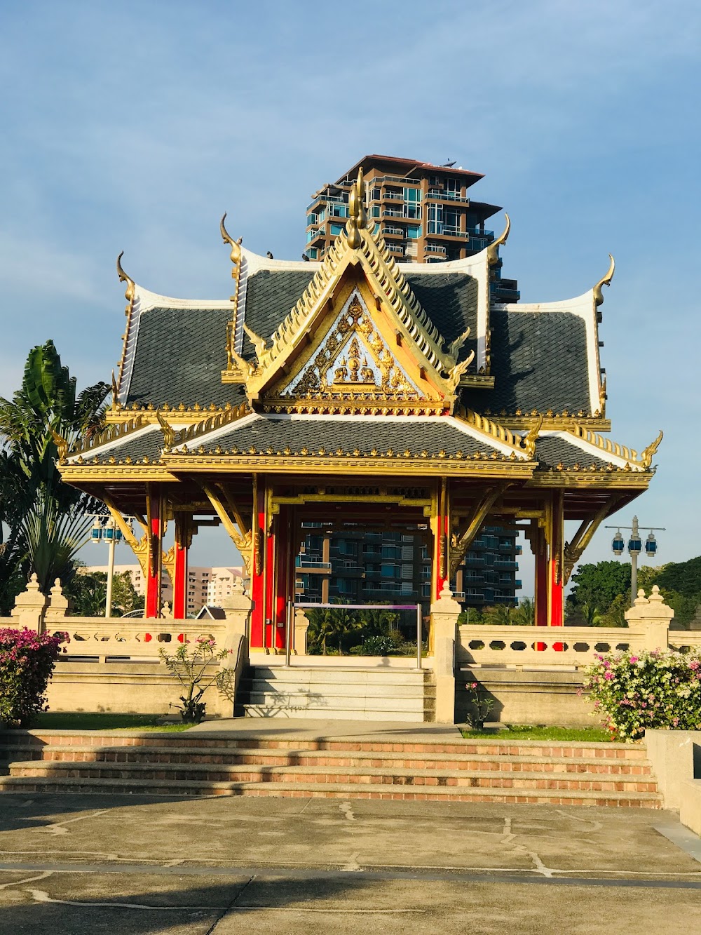 Kanchanaphisek Park