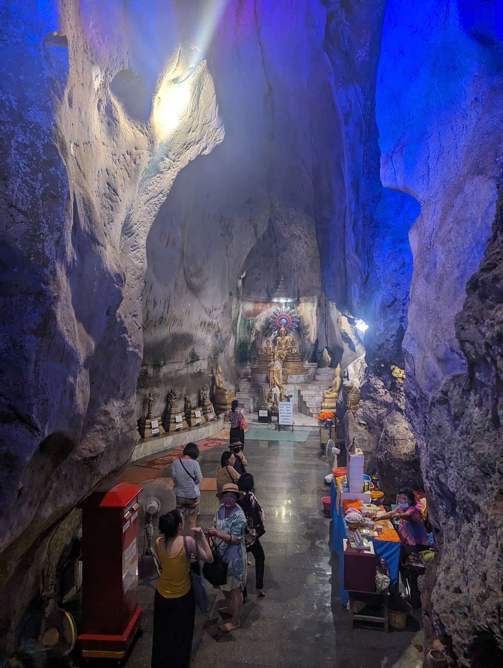 Khao Yoi Cave