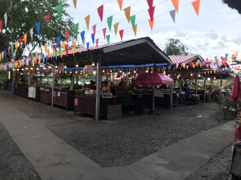 Khlong Khang Pier Market