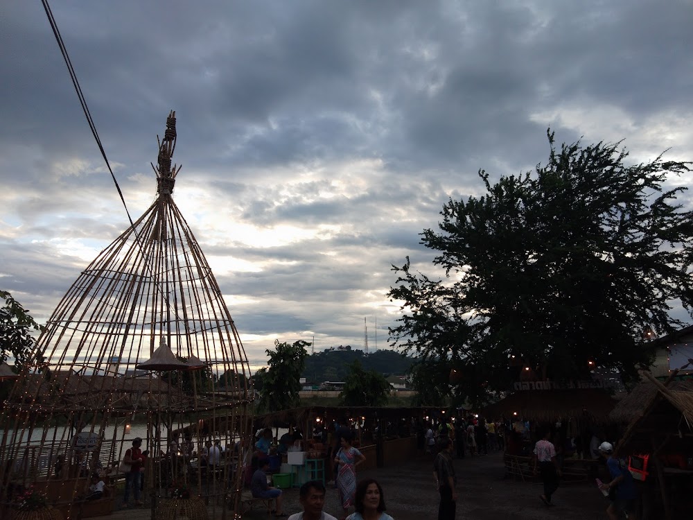 Khlong Khang Pier Market