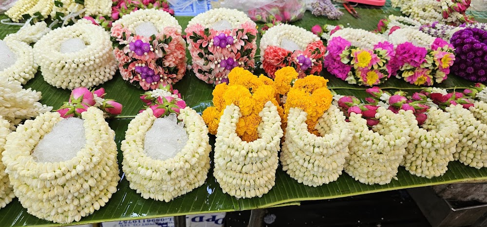 Pak Khlong Talat (Flower Market)