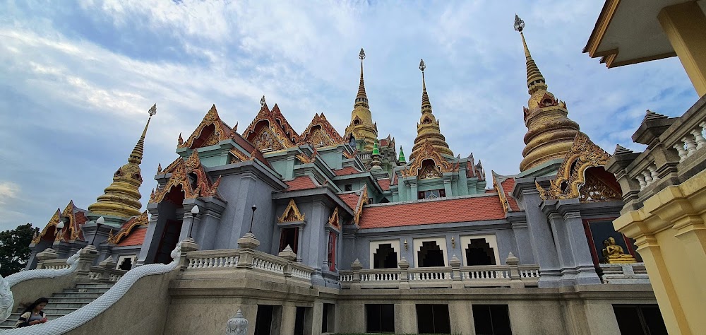 Phra Mahathat Chedi Pakdee Prakas