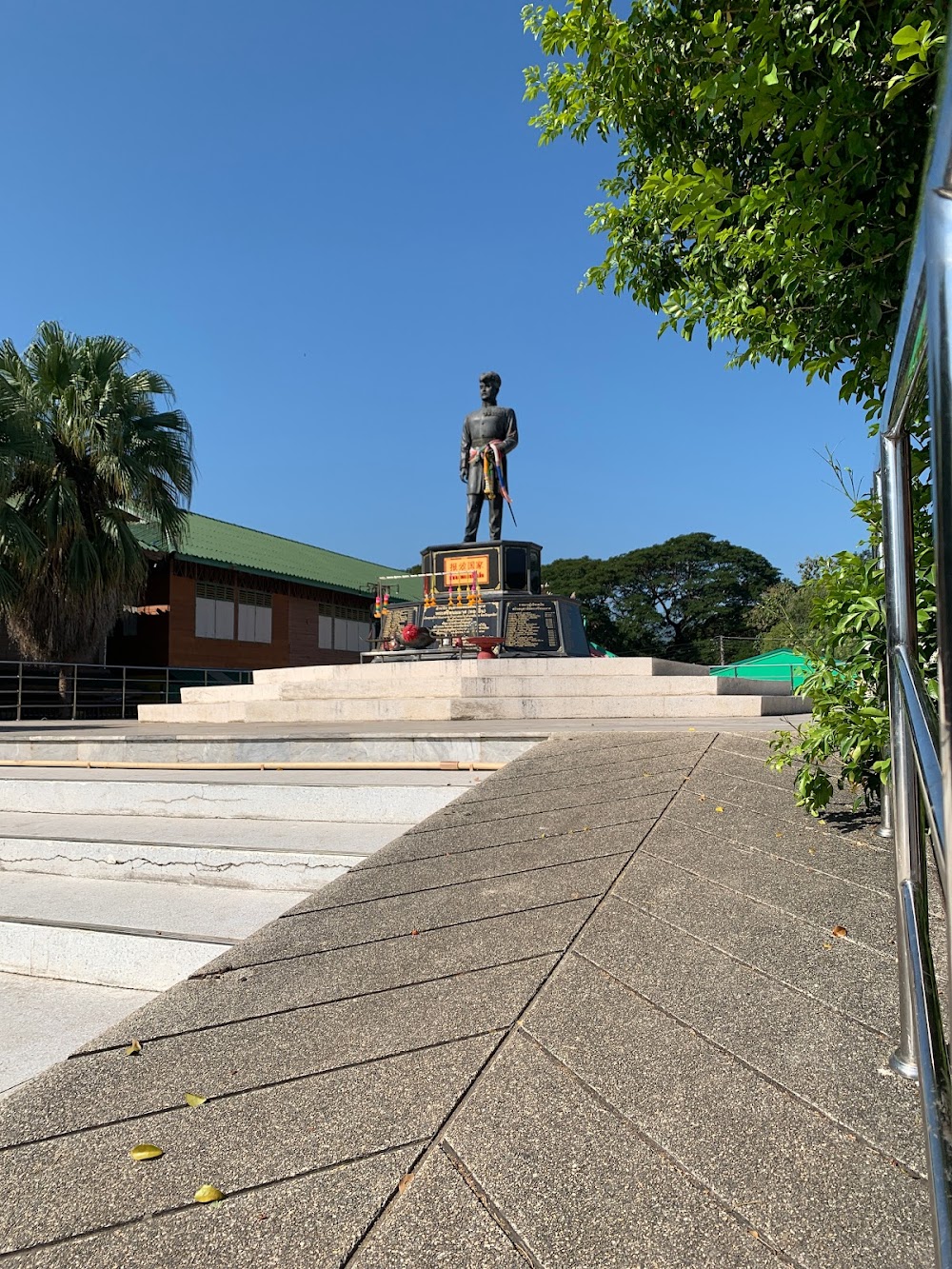 Phra Si Phanommat Memorial