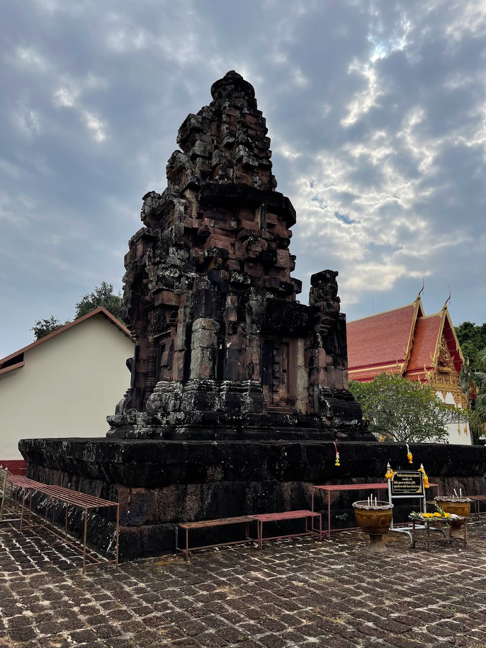 Phra That Narai Cheng Weng