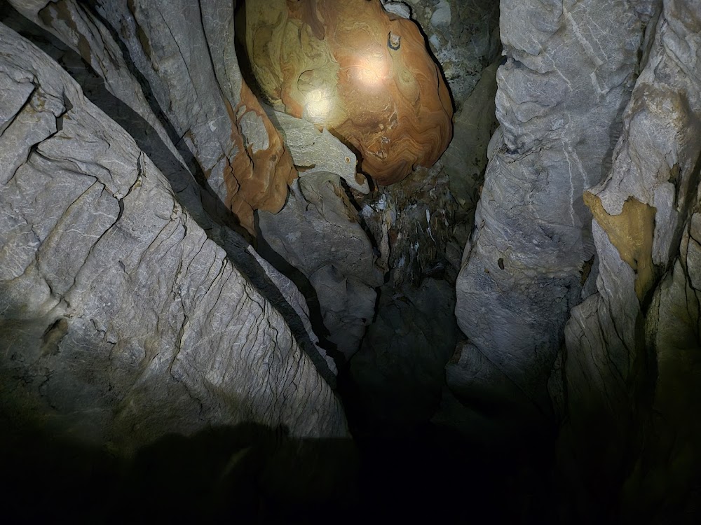 Phung Chang Cave