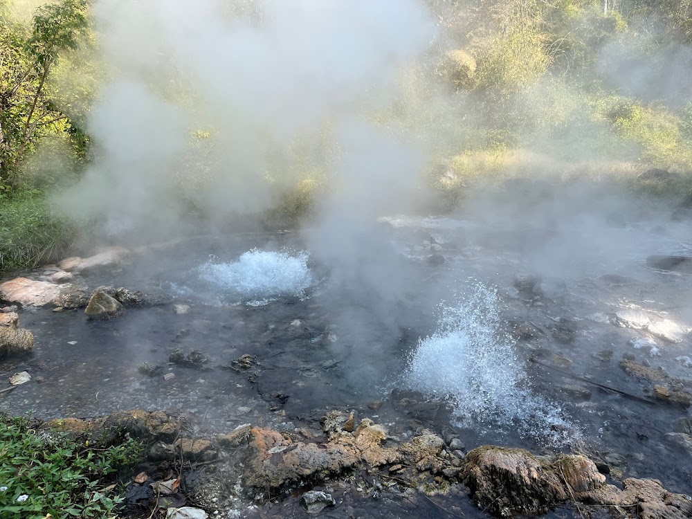 Pong Dueat Geyser
