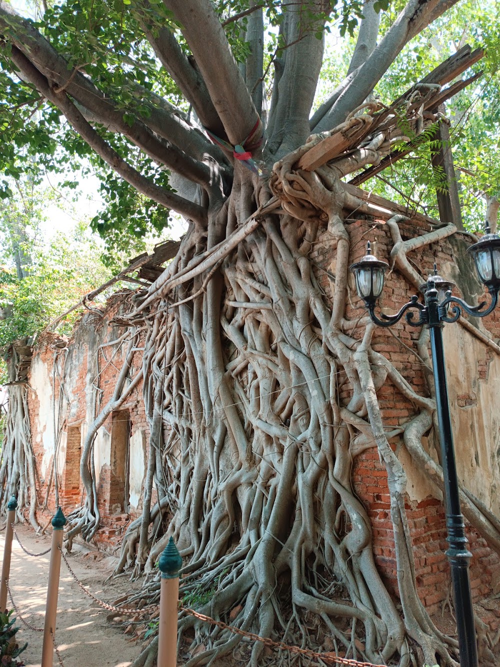 Sang Kra Tai Temple