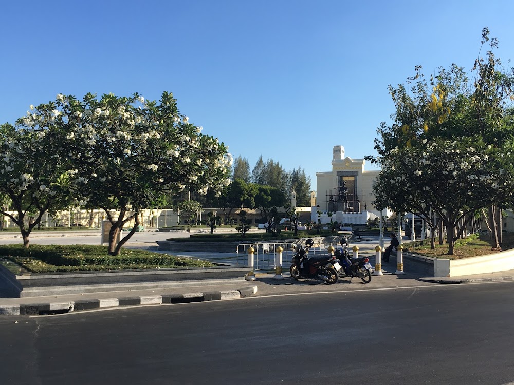 Saphan Phut (Memorial Bridge)