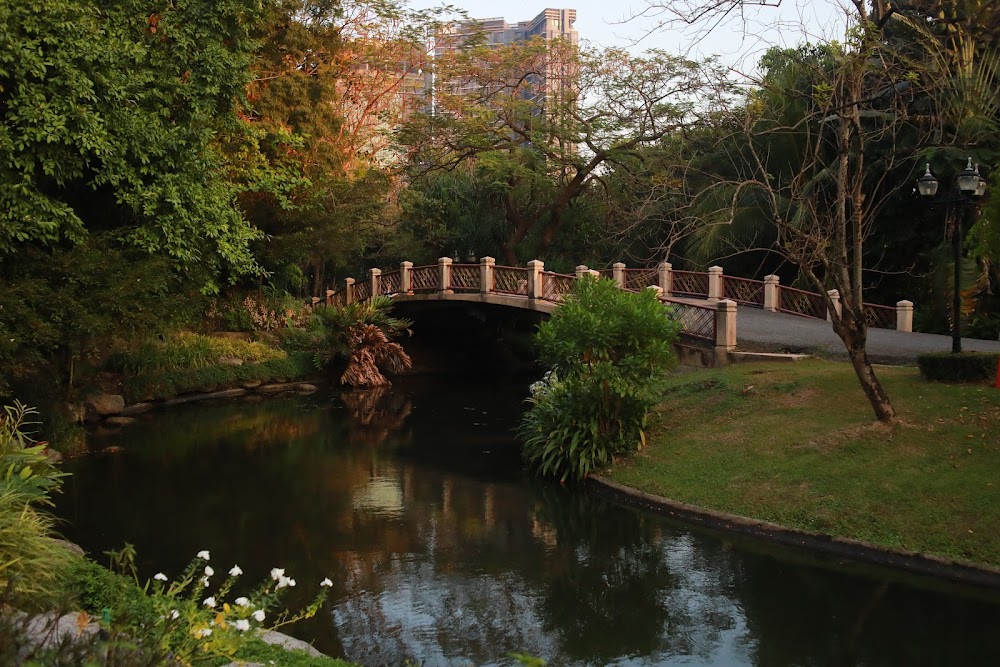 Wachira Benchathat Park (Rot Fai Park)