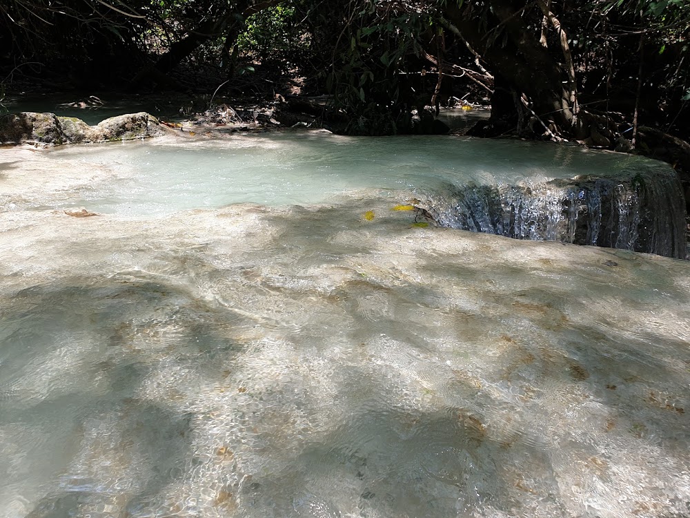 Wang Kan Lueng Waterfall