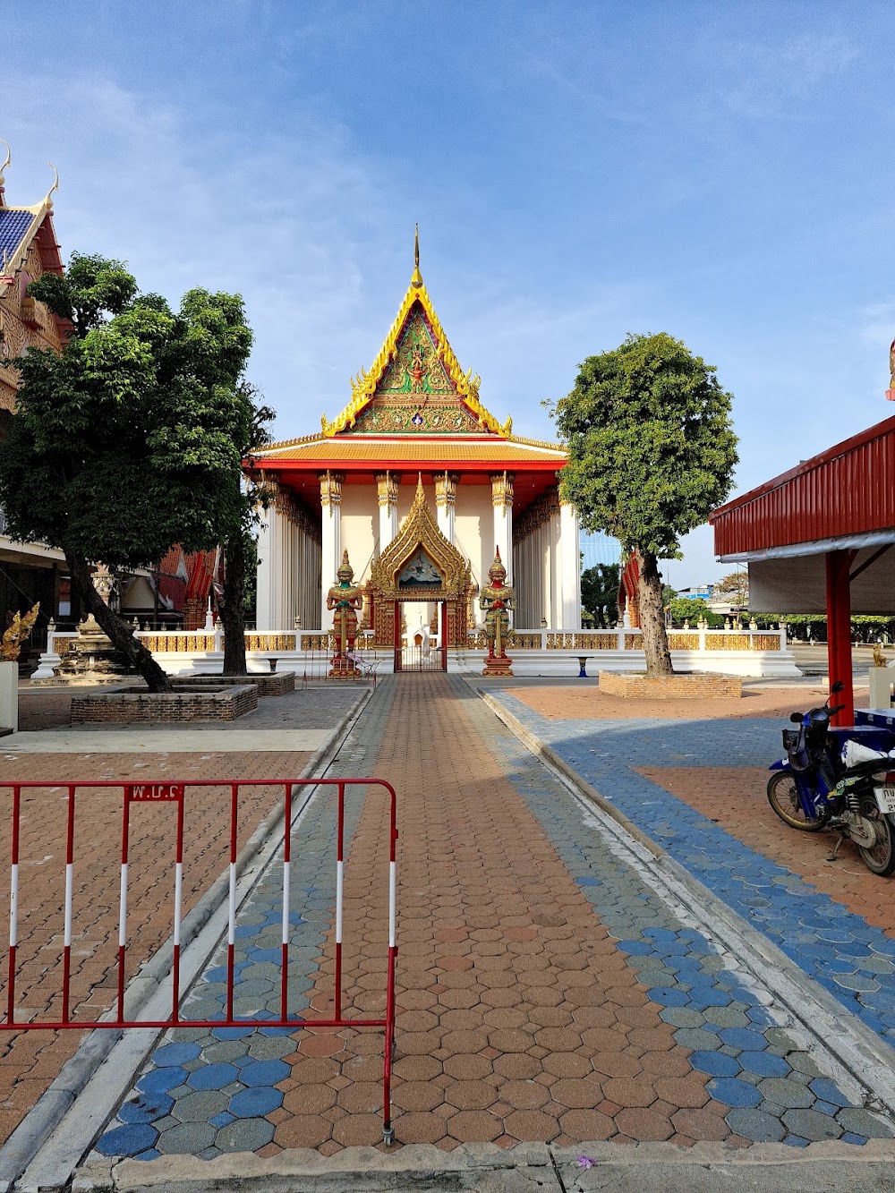 Wat Bang Phra  Temple