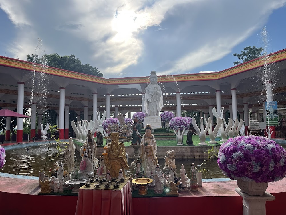 Wat Khao Samo Klaeng Temple