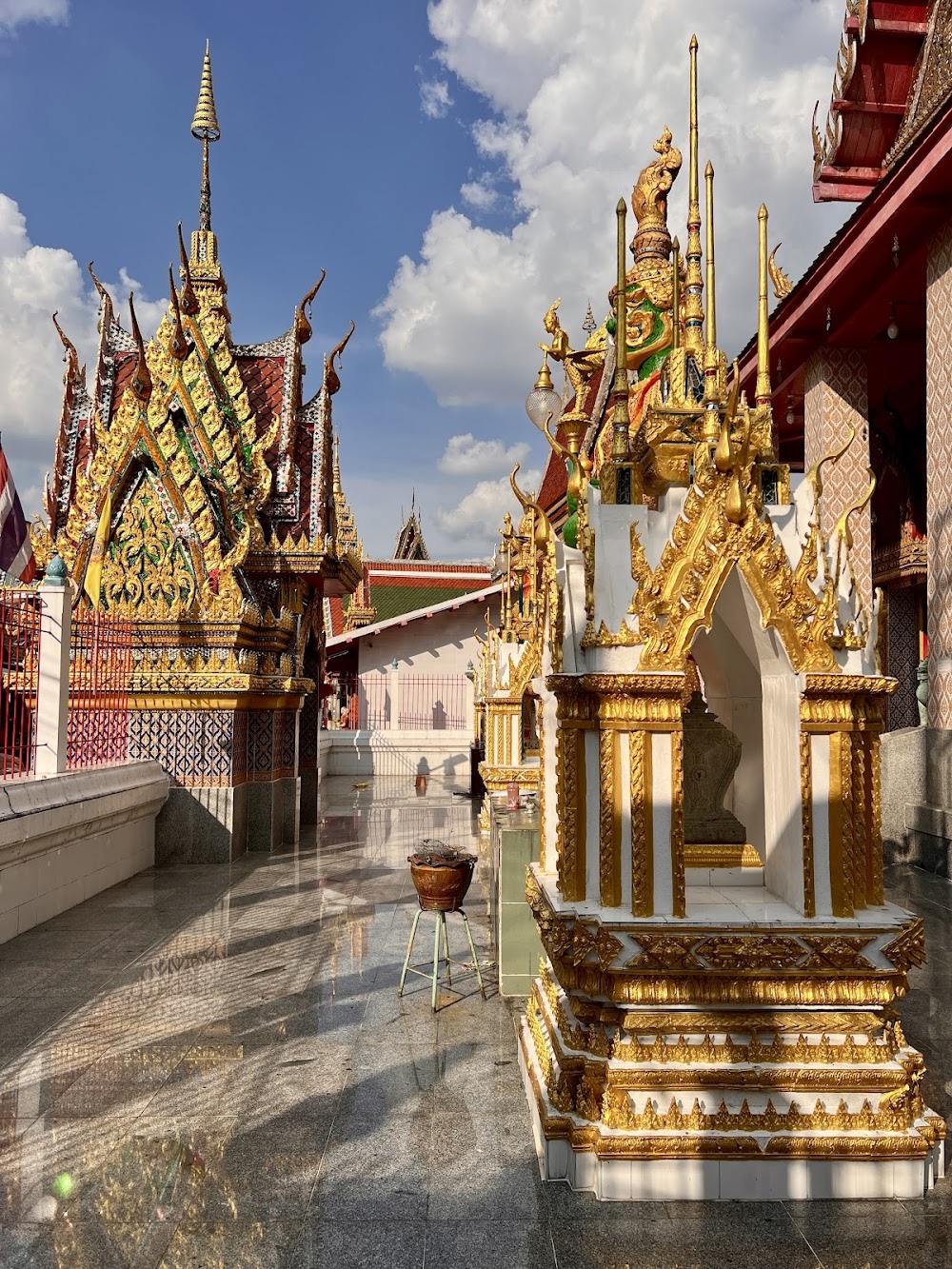 Wat Khun Thai Tha Ram Temple