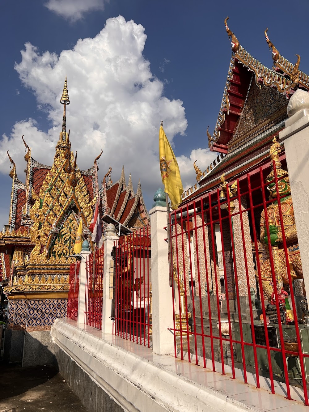Wat Khun Thai Tha Ram Temple