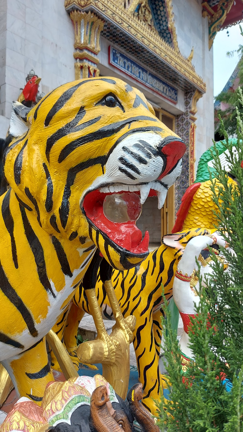 Wat Khun Thai Tha Ram Temple