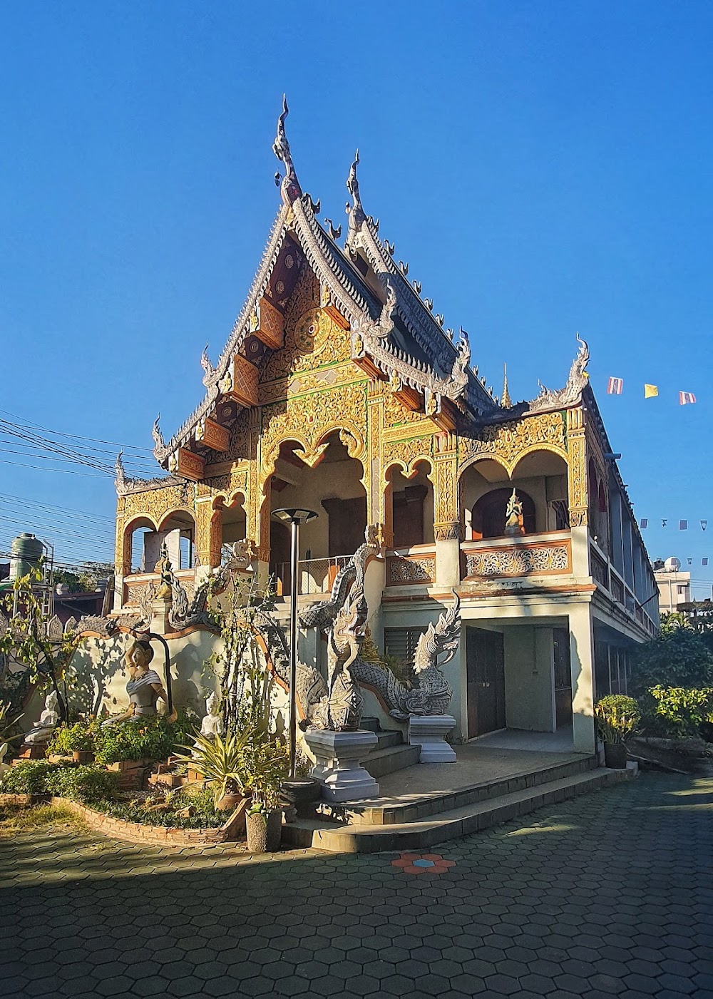 Wat Loi Khro