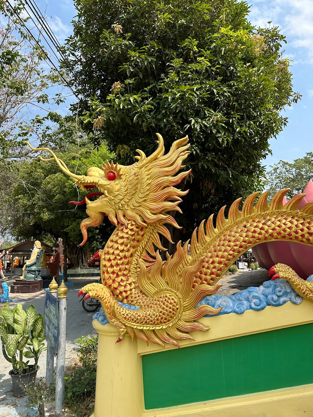 Wat Muang