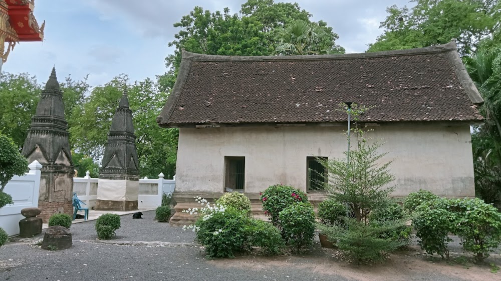 Wat Pathumkhongkha (Nok Ok)