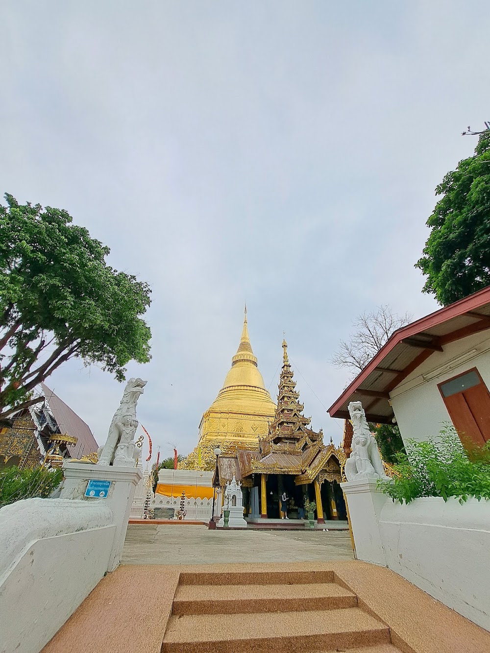Wat Phra Kaeo Don Tao