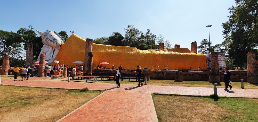 Wat Phra Non Chak Si Worawihan