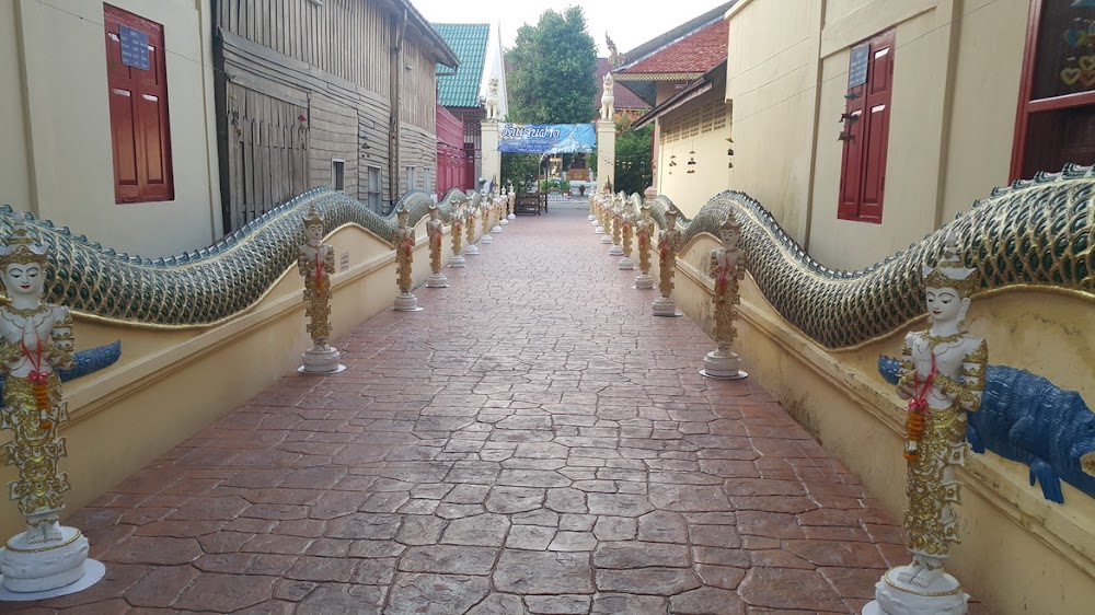 Wat Saen Fang