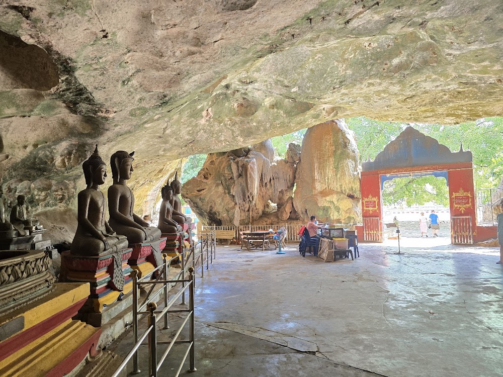 Wat Suwan Kuha (Cave Temple)