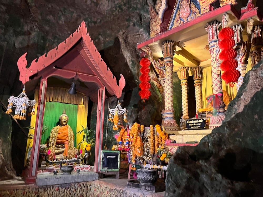 Wat Suwan Kuha (Cave Temple)