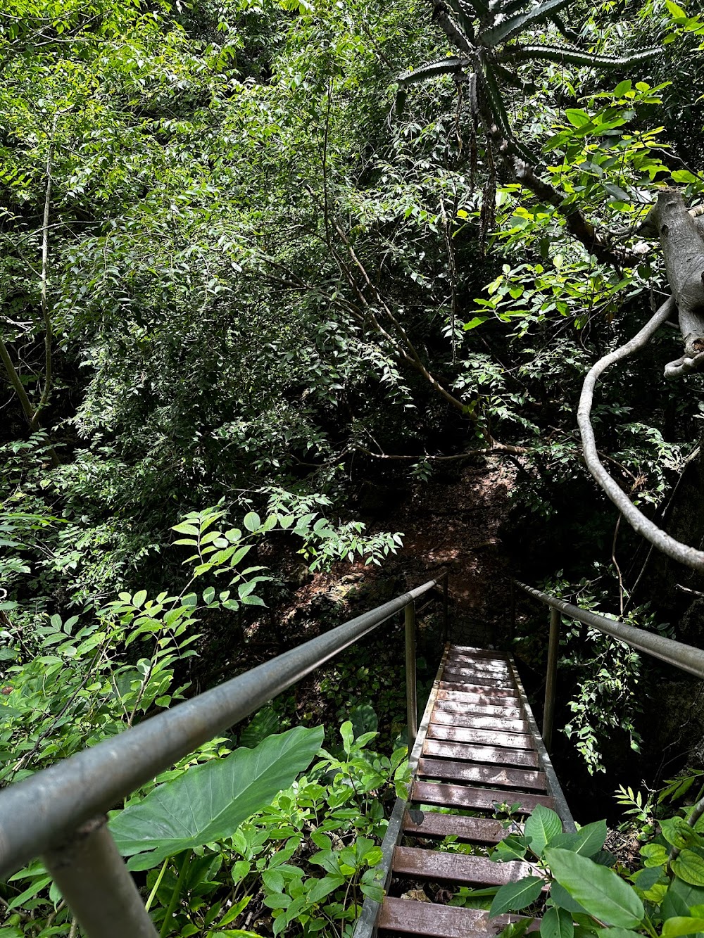 Wat Tham Khao Prathun