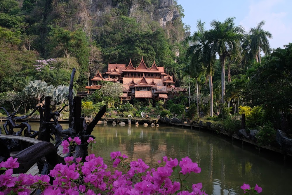 Wat Tham Khiri Wong