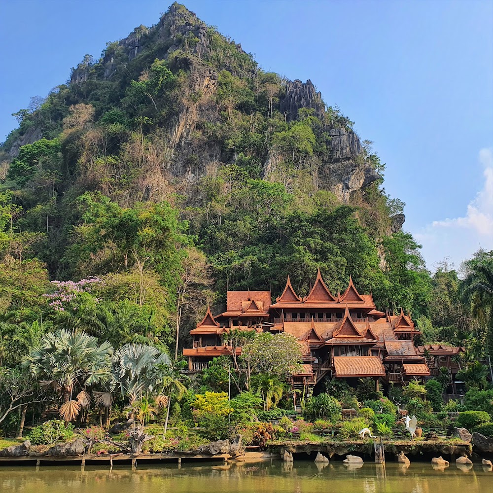 Wat Tham Khiri Wong