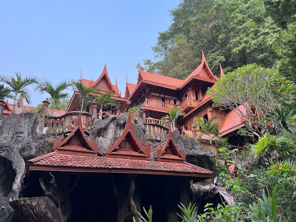 Wat Tham Khiri Wong