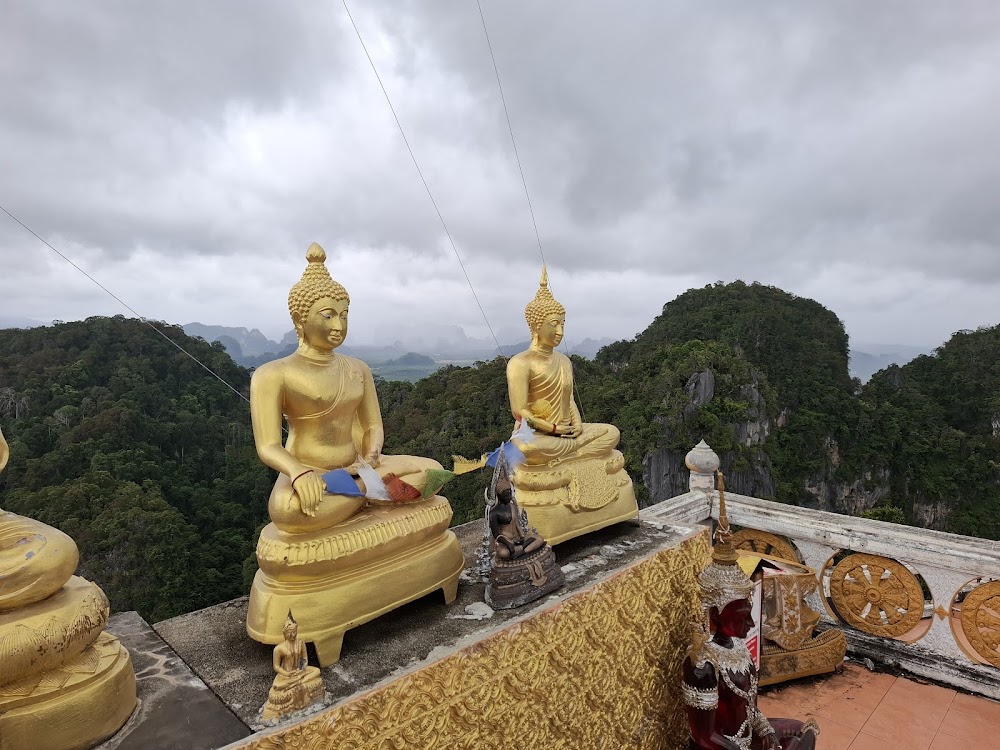 Wat Tham Pha Nam Thiang