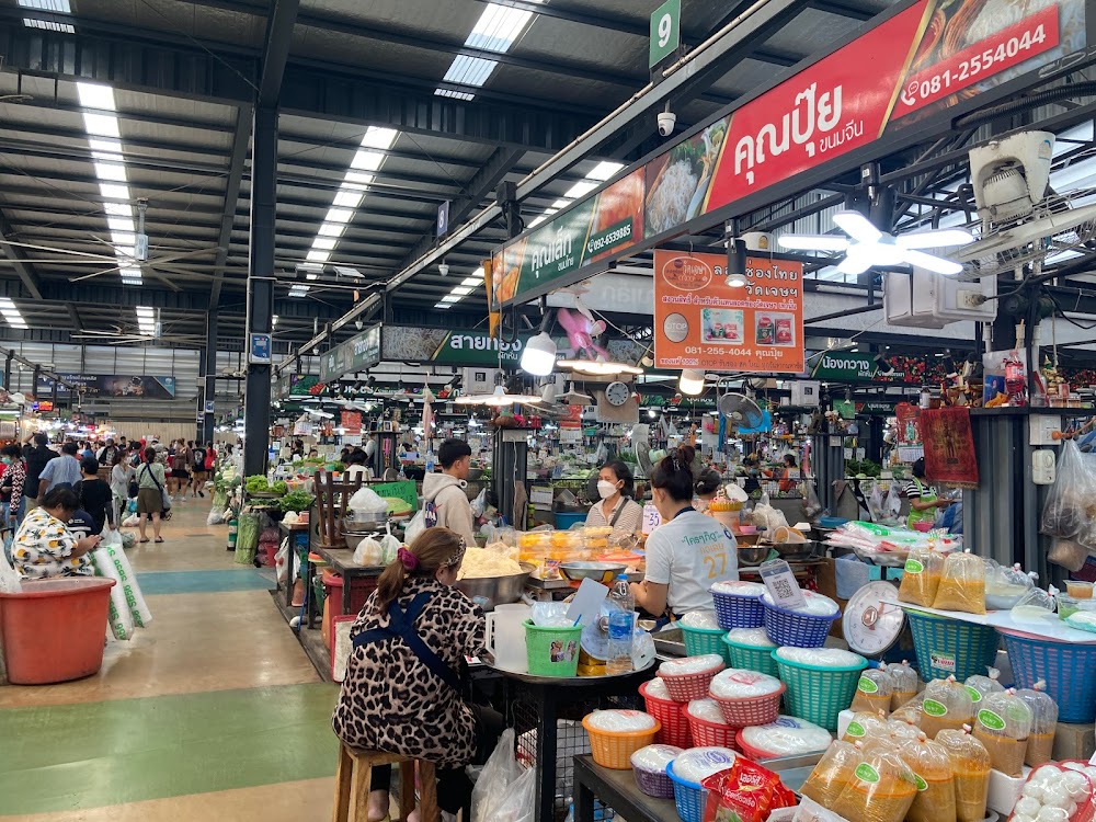 Ying Charoen Market