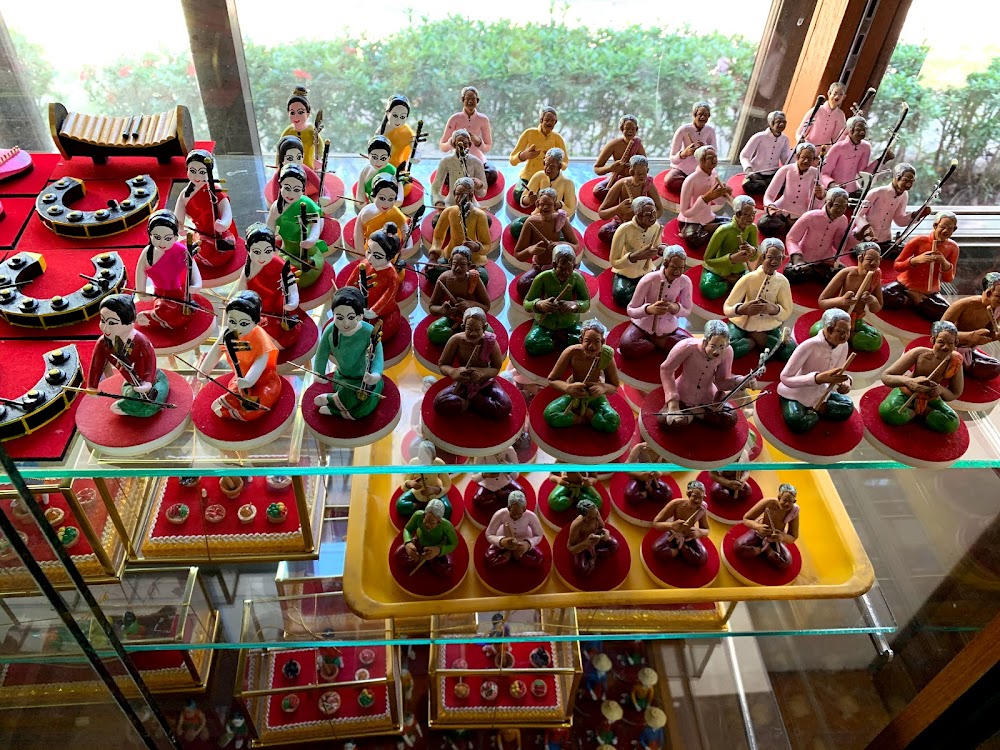 Ban Bang Sadet Court Doll Center