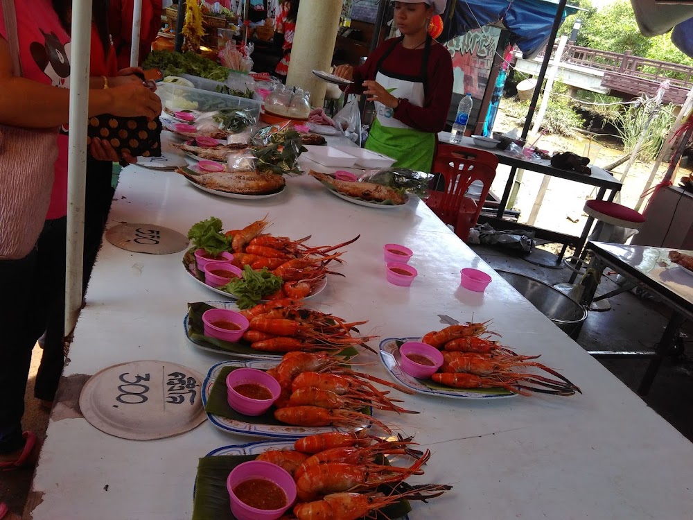 Bang Khla Floating Market