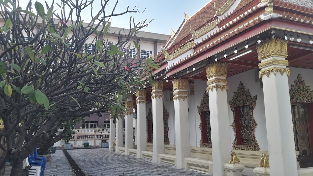 Dan Samrong Temple