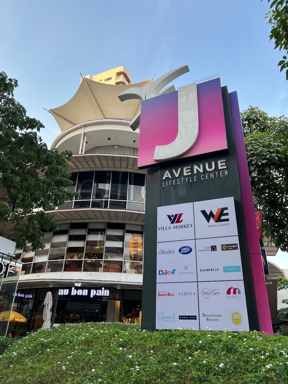 J Avenue Thonglor