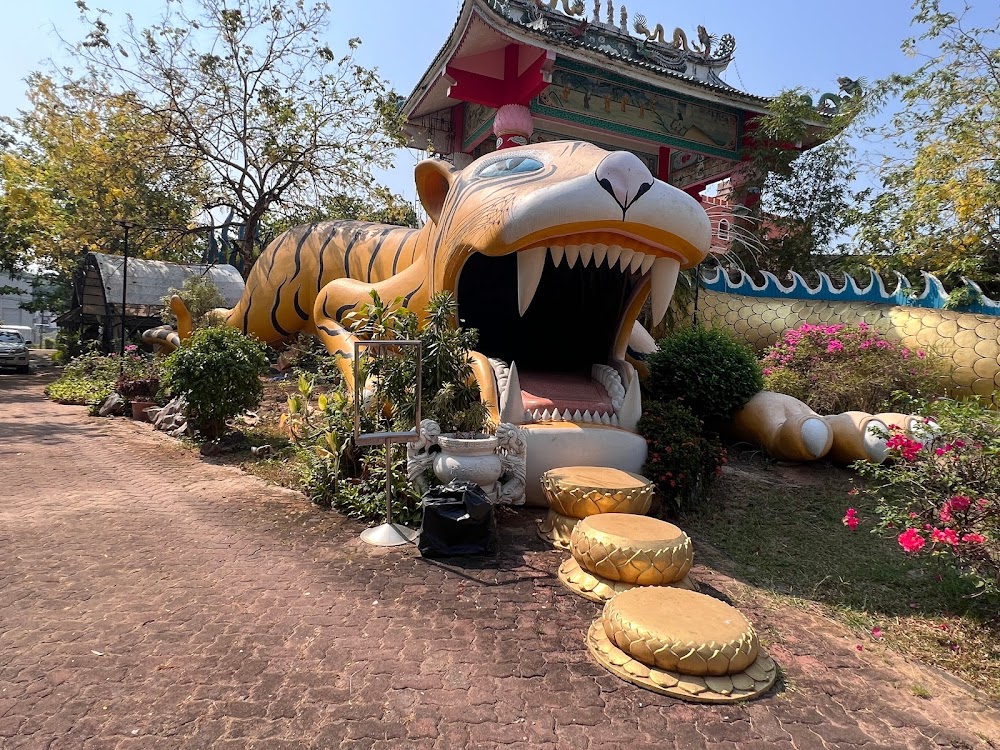 Kuan Im Chokchai (Tamnak Phra Mae Kuan-Im)
