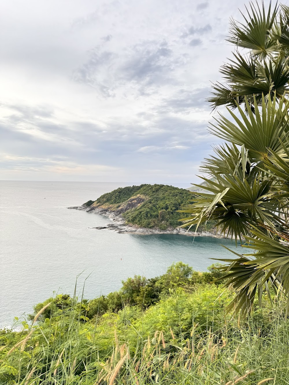 Leam Chakapong Cape