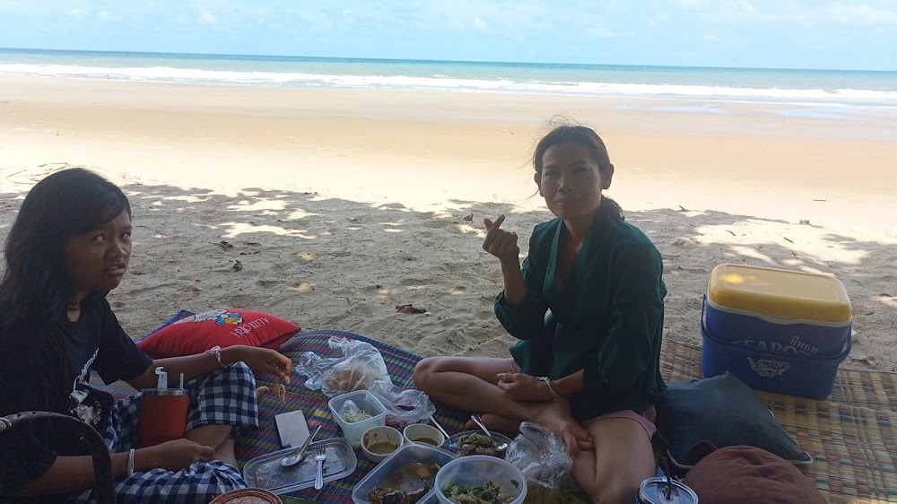 Mae Ram Phueng Beach