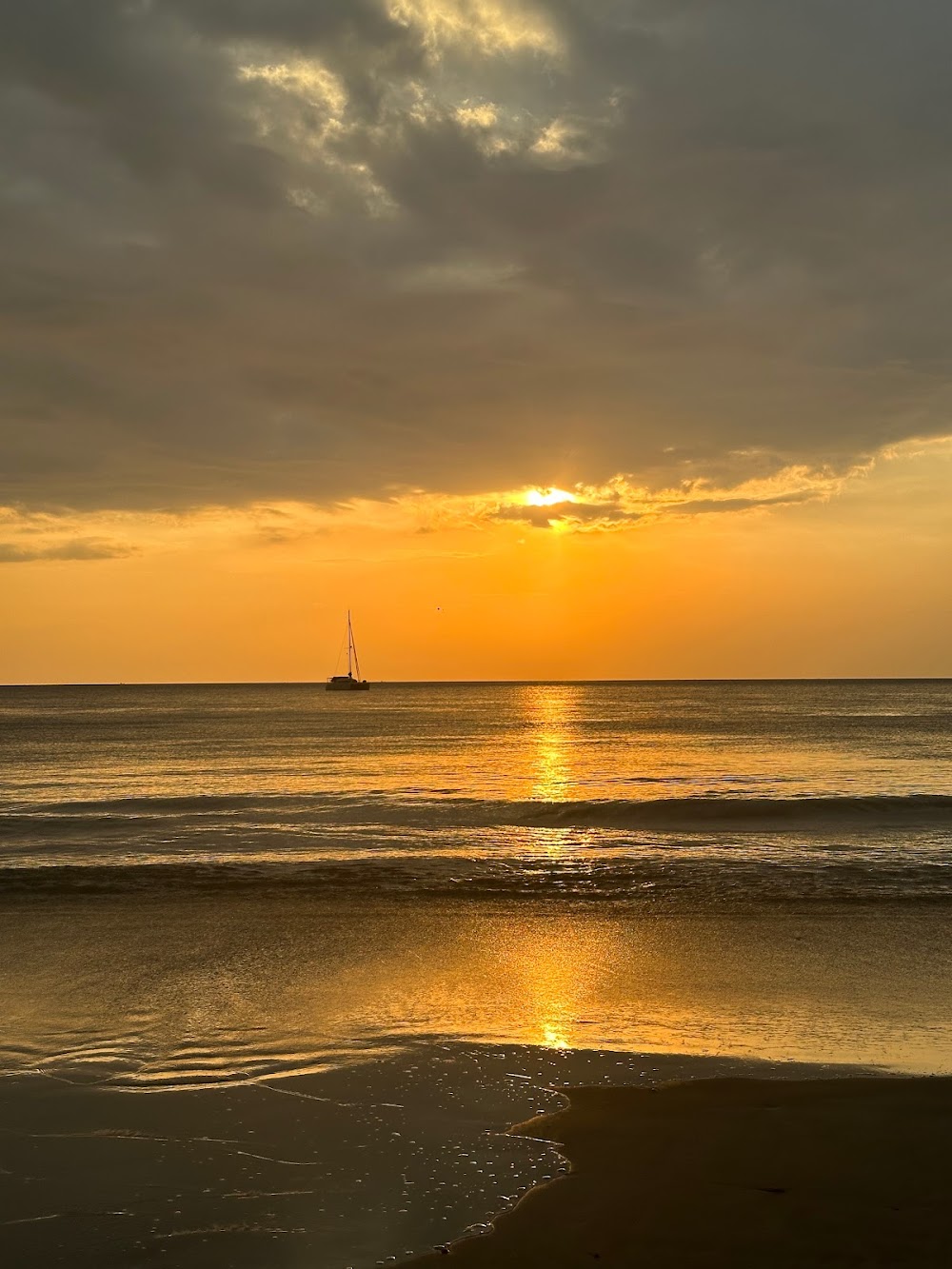 Majestic Bar Koh Lanta at Klong Dao Beach