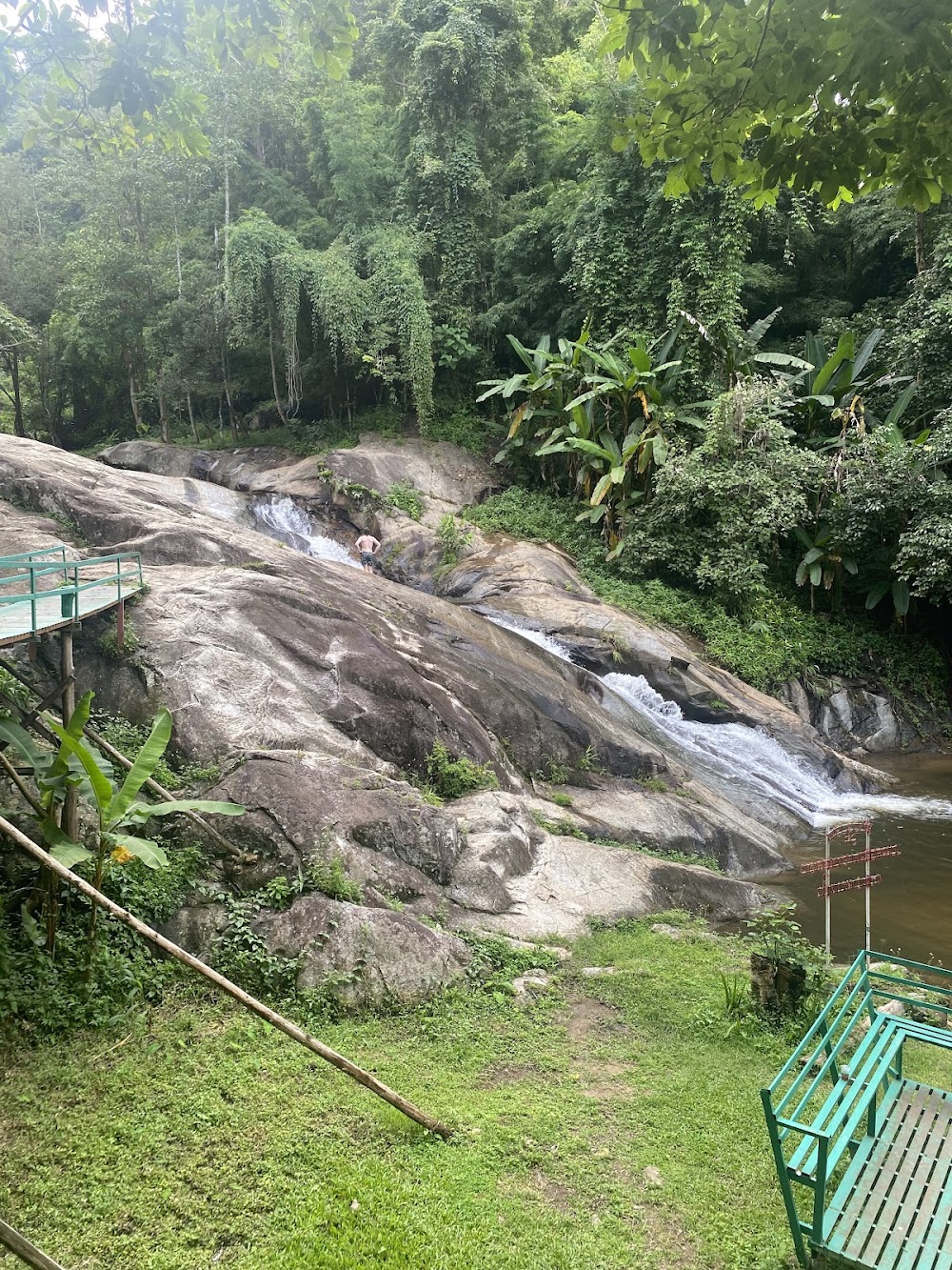 Mor Paeng Waterfall
